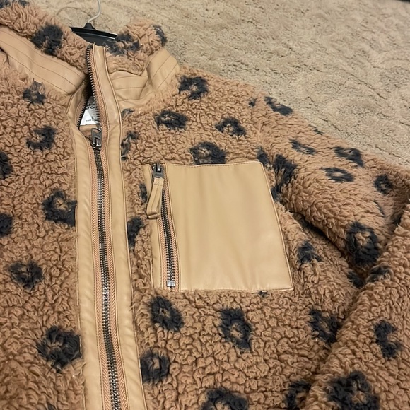 Abercrombie and Fitch Sherpa - Picture 2 of 3